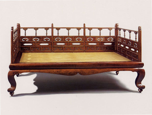 railed bed front
